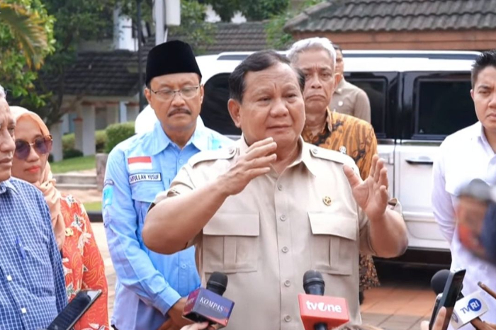 Presiden Prabowo Subianto menyampaikan keterangan pers setelah meninjau SRMA 10 Margaguna, Jakarta Selatan, pada Kamis 11 September 2025. (Dok. Sekretariat Presiden)