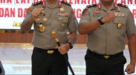 Foto: Kapolda Banten Brigjen Pol Hengki resmi naik pangkat menjadi Irjen Pol bersama Wakapolda Hendra Wirawan yang kini menyandang Brigjen Pol. (Istimewa) 