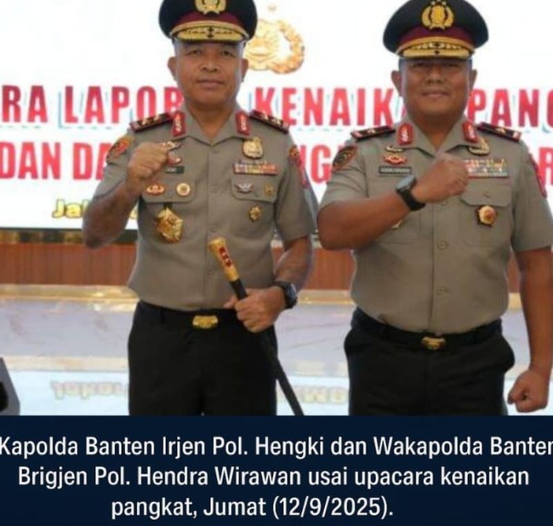 Foto: Kapolda Banten Brigjen Pol Hengki resmi naik pangkat menjadi Irjen Pol bersama Wakapolda Hendra Wirawan yang kini menyandang Brigjen Pol. (Istimewa) 