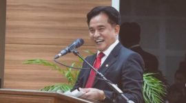 Menko Hukum, HAM, Imigrasi, dan Pemasyarakatan, Yusril Ihza Mahendra, memberikan kuliah akademik di hadapan para akademisi Fakultas Hukum University of the Philippines, Kampus Diliman, Quezon City yang disiarkan secara daring pada Rabu (23/7). (Tangkapan layar instagram.com/yusrilihzamhd)