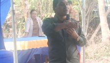 Wakil Ketua Komisi IV DPR RI, Ahmad Yohan ketika memberikan Arahan dalam Launching OPLAH di Desa Loa, Kecamatan Soa. (Foto: Elfrat Frans Dhena).