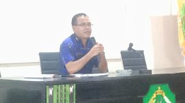 Asisten 2 Setda Ngada, Nicolaus Noywuli saat memimpin rapat koordinasi percepatan Ketapang. (Foto: Elfrat Frans Dhena)