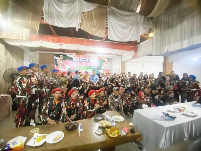 Keluarga besar Laskar Merah Putih Kabupaten Tangerang berfoto bersama usai acara Tasyakuran HUT ke-25 sebagai wujud kebersamaan, loyalitas, dan semangat menjaga keutuhan NKRI.
