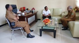 Pertemuan dihadiri oleh KBO Sat Intelkam Polres Ngada, Ipda Thomas A. Mere, S.AP, Asisten I Setda Ngada, Bapak Alfian, S.Sos, serta Penjabat Kasat Pol.PP Kabupaten Ngada, Bapak Martinus Metodius Reo Maghi, S.S., M.Si. (Foto: Elfrat Frans Dhena)