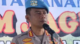Kabidpropam Polda Banten Kombes Pol Murwoto memberikan keterangan kepada awak media terkait komitmen Polda Banten dalam penanganan kasus DPO Zaenal Arifin secara transparan dan profesional di Mapolda Banten, Kota Serang.