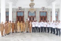 Bupati Serang Ratu Rachmatuzakiyah berfoto bersama jajaran Pemerintah Kabupaten Serang, Kanwil Ditjenpas Banten, dan Lapas Kelas IIA Serang usai audiensi terkait peningkatan pembinaan dan keamanan pemasyarakatan.