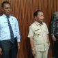 Bupati Ngada, Raymundus Bena (kedua dari kanan) ketika mengumumkan tiga besar kandidat Sekda Ngada didampingi Asistem 3 Setda Ngada, Yohanes Ghae (kanan) dan Kepala Badan BKPSDM Ngada, Aster Djawa (berdasi) (Foto: Elfrat Frans Dhena)