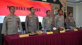 Pimpinan Polda Banten bersama jajaran mengikuti rangkaian asistensi layanan publik di Polresta Tangerang. Kegiatan diawali dengan pengarahan mengenai peningkatan kinerja DORS, Layanan 110, dan pelaksanaan Pamapta.