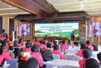 Peserta Workshop Eco Enzyme Serentak Bhayangkari Seluruh Indonesia mengikuti materi dengan antusias di Aula Gawekuta Baluarti, Jumat (28/11/2025).