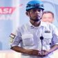 ChatGPT said:

Berikut caption untuk setiap foto, dibuat formal, informatif, dan cocok untuk rilis berita:

Foto 1 — Relawan Blue Helmet

Caption:
Komandan Nasional Blue Helmet Indonesia, Sulfiadi Bermawi, bersiap menerjunkan relawan untuk membantu korban banjir dan longsor di Sumatera.