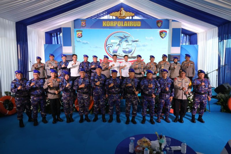 Kapolda Banten Irjen Pol Hengki bersama jajaran Polda dan Ditpolairud berfoto bersama seusai rangkaian syukuran HUT ke-75 Polairud.