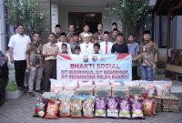 Jajaran Reserse Polda Banten menyerahkan paket bantuan sembako kepada santri dan pengurus Pondok Pesantren Tahfidz Daarul Hamid, sebagai bentuk kepedulian di momen HUT ke-78 Reserse Polri.