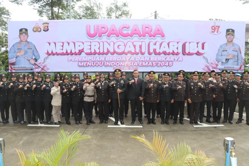 Upacara Peringatan Hari Ibu ke-97 di Lapangan Apel Polresta Tangerang, Senin (22/12/25) dipimpin Kapolresta Tangerang Kombes Pol. Andi Muhammad Indra Waspada Amirullah. (Foto: Dok. Istimewa)