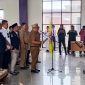 Prosesi pelantikan Ketua dan Pengurus Karang Taruna Kecamatan Pasar Kemis yang dipimpin langsung oleh Camat Pasar Kemis. Acara berlangsung khidmat dengan pembacaan ikrar janji sebagai simbol tanggung jawab dan pengabdian kepada masyarakat.