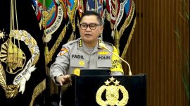 Komjen Pol Fadil Imran menyampaikan paparan capaian operasional Polri sepanjang tahun 2025 dalam rilis akhir tahun, menegaskan komitmen pengamanan presisi dan pendekatan humanis berbasis kepercayaan publik.