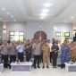 Kapolresta, Dandim 0510/Tigaraksa, unsur TNI-Polri, dan pejabat daerah berfoto bersama usai rapat Forkopimda jelang pengamanan Nataru 2025.