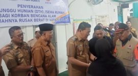 BNPB percepat pencairan Dana Tunggu Hunian Rp8,7 Miliar untuk ribuan warga terdampak bencana. Simak rincian penyaluran di wilayah Anda dan kendala yang bikin bantuan tertahan. (Foto: Dok. BNPB)