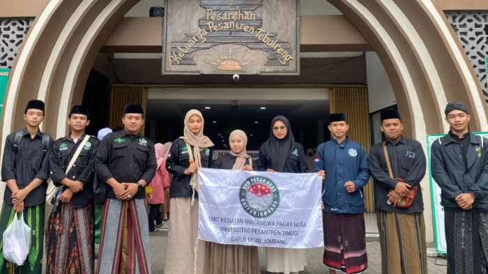 Rayakan Harlah ke-40, UKM Pagar Nusa UNIPDU Jombang gelar Napak Tilas ziarah makam Muassis NU. Upaya memperkuat militansi kader dan meneladani perjuangan KH Hasyim Asy'ari hingga KH Romli Tamim dalam khidmah untuk agama dan bangsa.