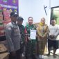 Dandim 0510/Tigaraksa bersama unsur TNI-Polri dan pemerintah kecamatan mendata serta menyiapkan bantuan logistik bagi warga terdampak banjir di Kosambi Barat, Kabupaten Tangerang.