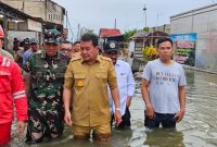 PT PLN Indonesia Power bersama Pemerintah Kabupaten Tangerang dan BPBD mengevakuasi Warga yang terdampak banjir(dok.istimewa)