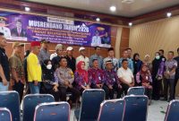 Kebersamaan para peserta Musrenbang Kelurahan Sindangsari Tahun 2026 usai kegiatan, sebagai komitmen bersama menyusun rencana pembangunan yang lebih maju dan berkelanjutan.