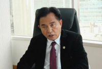 Yusril Ihza Mahendra memberikan keterangan terkait arah reformasi Polri, termasuk pembenahan internal dan rencana revisi Undang-Undang Kepolisian.