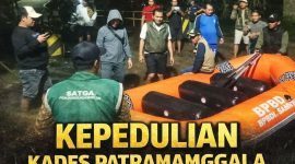 Camat Kemiri bersama Para Kades dan warga sekitar berupaya gotong royong mengevakuasi korban bencana banjir(dok.fjk)
