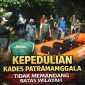 Camat Kemiri bersama Para Kades dan warga sekitar berupaya gotong royong mengevakuasi korban bencana banjir(dok.fjk)