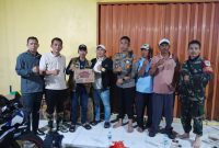 Kades Karang anyar bersama camat Kemiri dan Muspika Meninjau Banjir di Desa Legok Sukamaju(dok.fjk)