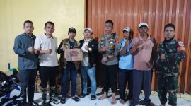 Kades Karang anyar bersama camat Kemiri dan Muspika Meninjau Banjir di Desa Legok Sukamaju(dok.fjk)