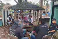 Camat Kemiri bersama Forum jurnalis kemiri dan Rekan Jurnalis serta Lembaga menyampaikan klarifikasi isu Musrenbang Kecamatan Kemiri (dok.fjk)