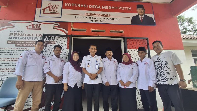 Sesi foto bersama Camat Kemiri bersama Kepala Desa Patramanggala dan juga pengurus koperasi desa merah putih(dok fjk)