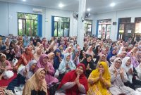 Ibu ibu yang hadir penuh semangat pada acara khotmil Quran dan tarhib Ramadhan di RQ Saqura