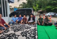 Foto (Ki-Ka) Nurtamam/Tokoh Masyarakat, Helmy 
Anshori/Mitra SPPG Sukatani 2, 
H.Munadi/Mitra SPPG 
Tipar Raya, Wishnu Yudha
 Mukti/YIPP, KH. Ahmad Hidayat fatullah, Babinsa, 
Binamas Cisoka