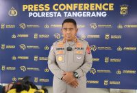 Kapolresta Tangerang Kombes Pol Andi Muhammad Indra Waspada Amirullah saat menyampaikan keterangan pers terkait pemetaan 18 titik rawan tawuran dan 11 lokasi balap liar menjelang Ramadan di Mapolresta Tangerang, Jumat (20/2/2025).