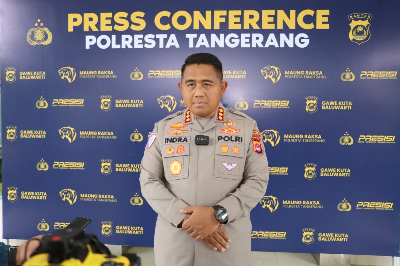 Kapolresta Tangerang Kombes Pol Andi Muhammad Indra Waspada Amirullah saat menyampaikan keterangan pers terkait pemetaan 18 titik rawan tawuran dan 11 lokasi balap liar menjelang Ramadan di Mapolresta Tangerang, Jumat (20/2/2025).