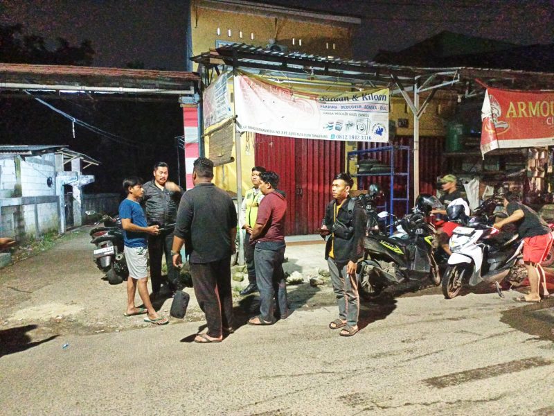 Sinergi Tiga Pilar, LKK, dan ormas tampak saat patroli menyisir titik rawan di wilayah Kutabumi untuk memastikan situasi tetap aman dan kondusif.
