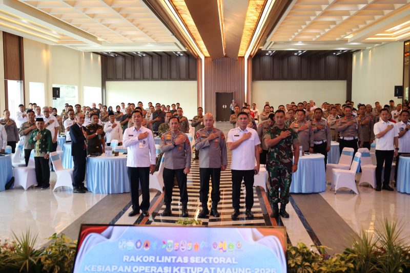 Kapolda Banten bersama jajaran TNI, Polri, dan unsur pemerintah daerah mengikuti Rakor Lintas Sektoral Kesiapan Operasi Ketupat Maung-2026 sebagai bentuk sinergi pengamanan Idul Fitri 1447 H.