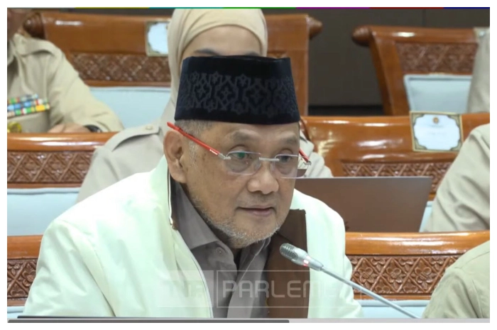 Menteri Haji dan Umrah RI Mochamad Irfan Yusuf menyampaikan paparan dalam rapat kerja bersama Komisi VIII DPR RI di Jakarta, membahas antisipasi keamanan dan kemungkinan skenario penyelenggaraan ibadah haji 2026.