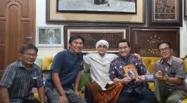 Silaturahmi lintas iman terjalin hangat. Rombongan Gereja Santo Gregorius Agung Kutabumi berkunjung ke Pondok Pesantren Daarut Tasbih Ar-Rafi dan disambut langsung oleh Abah KH. Rafiudin, dalam suasana penuh kebersamaan dan toleransi.