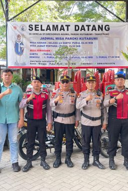 Misa Paskah Dijaga Ketat, Polisi dan Gegana Siaga Penuh di Pasar Kemis