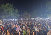 Ratusan jamaah menghadiri dan mengikuti rangkaian kegiatan Haul Syeikh Nawawi Al Bantani ke-133 di kawasan Tanara, Kabupaten Serang.