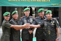 “Kebersamaan para perwira dalam semangat soliditas dan sinergi, mencerminkan komitmen kuat dalam menjalankan pengabdian kepada bangsa dan negara.”