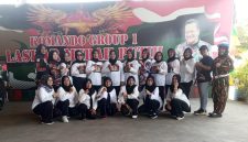 Jajaran Srikandi Laskar Merah Putih Provinsi Banten berpose bersama usai rapat koordinasi pembentukan panitia Hari Kartini 2026 di Markas Komando Group-1.