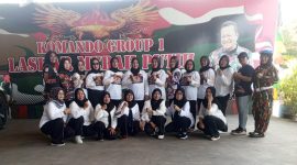 Jajaran Srikandi Laskar Merah Putih Provinsi Banten berpose bersama usai rapat koordinasi pembentukan panitia Hari Kartini 2026 di Markas Komando Group-1.