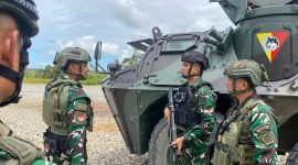TNI perketat keamanan di PT Freeport dengan Panser Anoa guna menjaga stabilitas objek vital nasional dari gangguan KKB. (Dok. TNI)