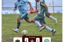 Pemain Makmur Jaya FC (jersey biru muda) berusaha melewati hadangan pemain Kodingeh FC dalam laga Turnamen Belajen Cup 1. Makmur Jaya tampil dominan dan menutup pertandingan dengan kemenangan telak 7-0.