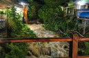 Hujan deras sejak siang hingga sore membuat debit Sungai Mata Allo di Alla dan Anggeraja naik signifikan, warga diminta waspada.