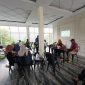 Suasana rapat koordinasi Tenaga Pendamping Profesional Desa Kabupaten Enrekang terkait evaluasi dan konsolidasi percepatan pencairan Dana Desa Tahun 2026 di Cafe Mr. Coffeid.