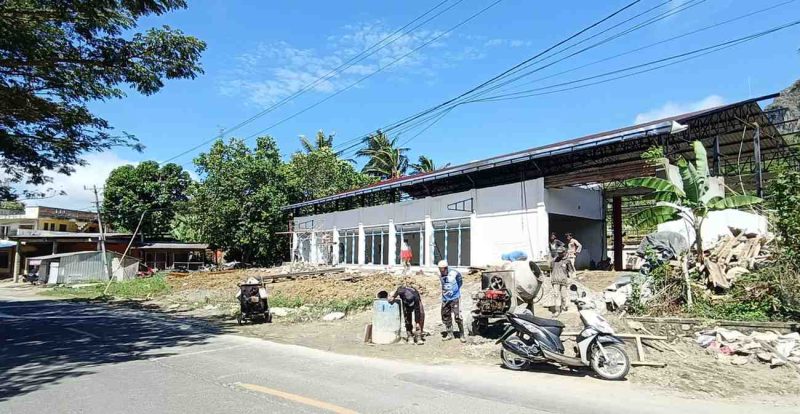Proses pembangunan Koperasi Merah Putih di Kelurahan Buntu Sugi, Jalan Poros Makassar–Toraja, masih berlangsung dan mulai menjadi perhatian warga.